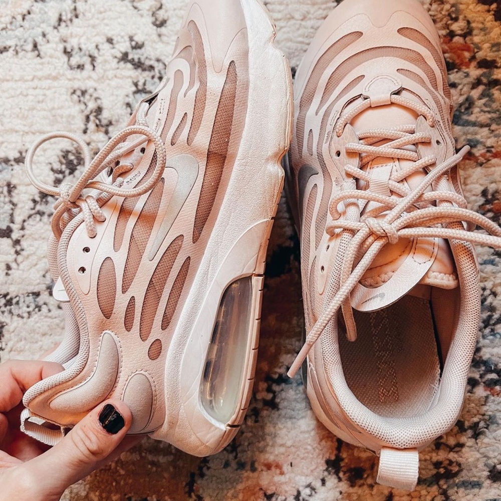 Nike tennis shoes
